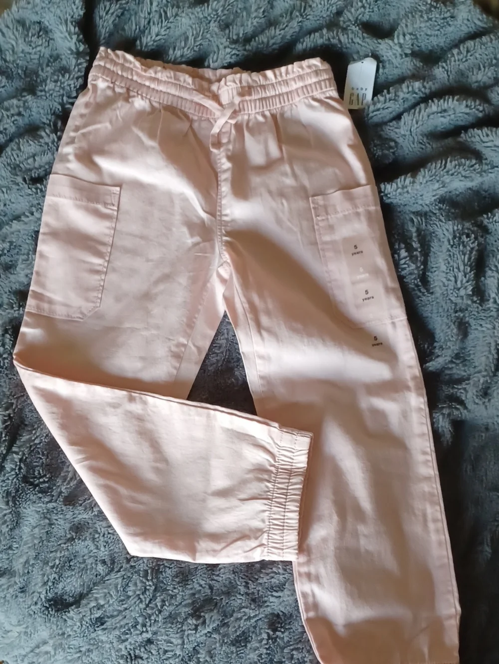 GAP Toddlwr Size 5,Pink Cargo-Style Jogger Pants